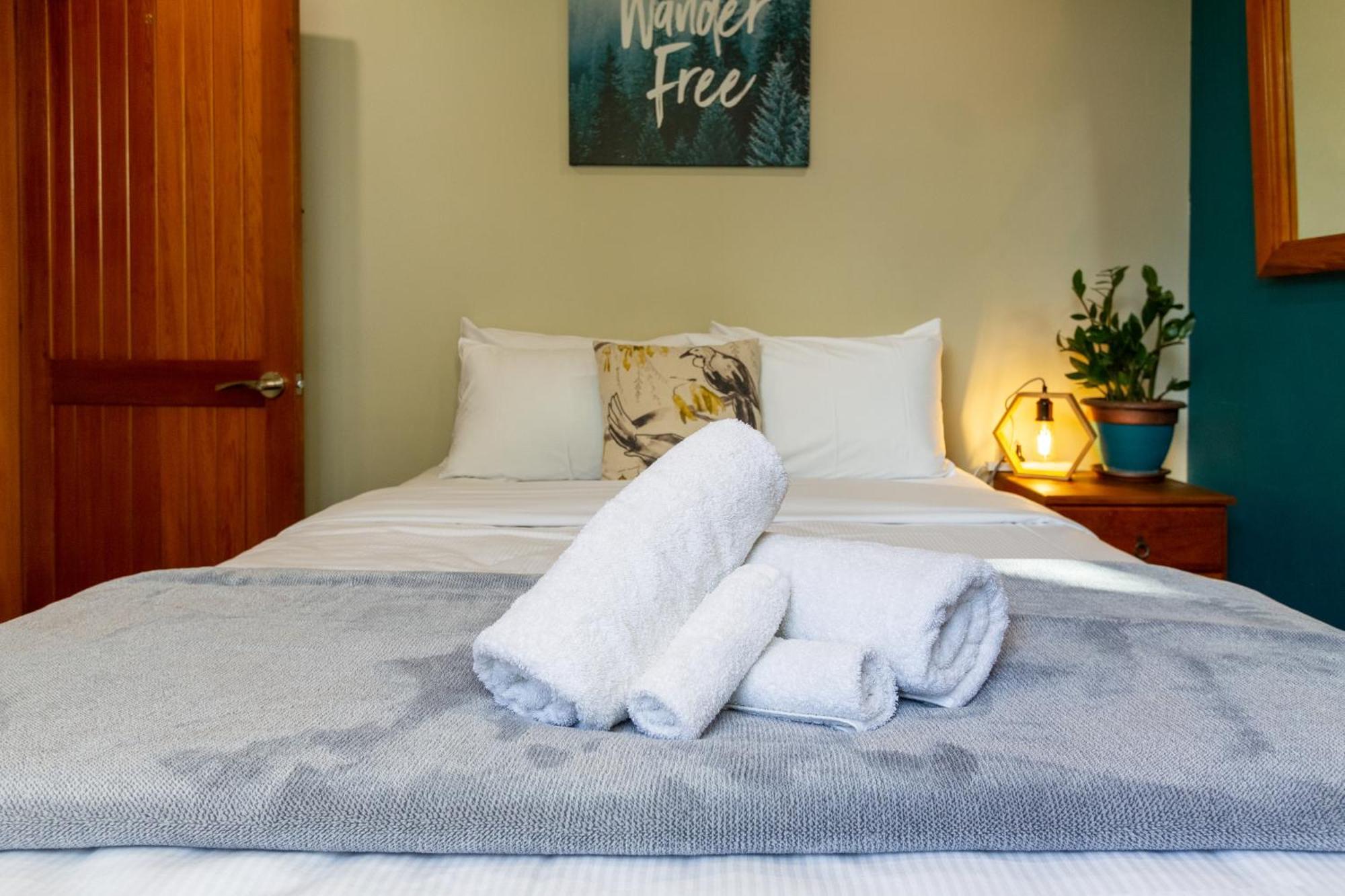 Sherwood Lodge 4-Bedroom Holiday Home With Spectacular Views Christchurch Eksteriør bilde